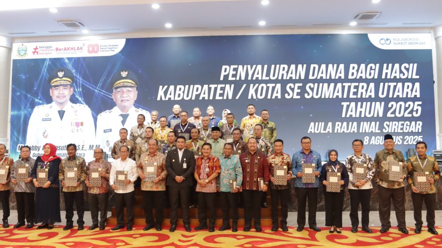 Wakil Bupati Pakpak Bharat Menerima Penyerahan Pembayaran Utang DBH Provinsi Sumatra Utara