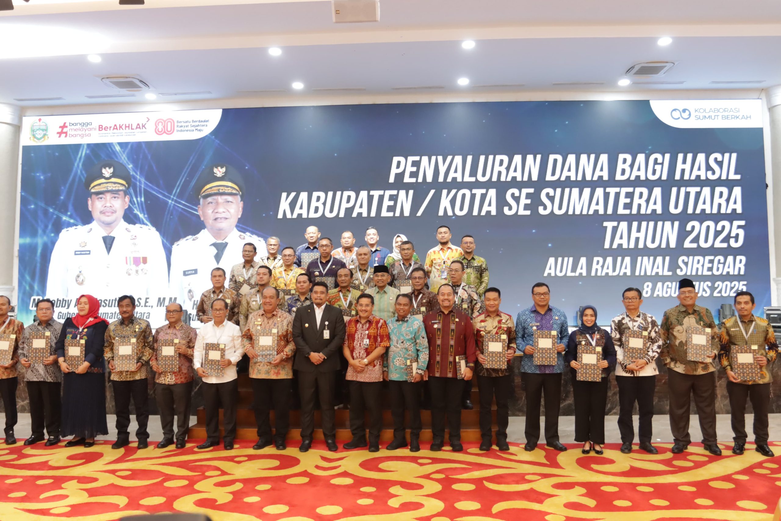 Wakil Bupati Pakpak Bharat Menerima Penyerahan Pembayaran Utang DBH Provinsi Sumatra Utara