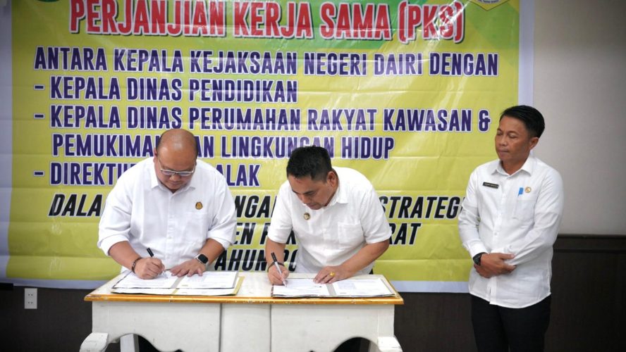 Kejari Dairi Melaksanakan Penanda Tanganan Perjanjian Kerja Sama (PKS) Bersama Beberapa Organisasi Perangkat Daerah Dalam Rangka Pendampingan Proyek Strategis di Kabupaten Pakpak Bharat