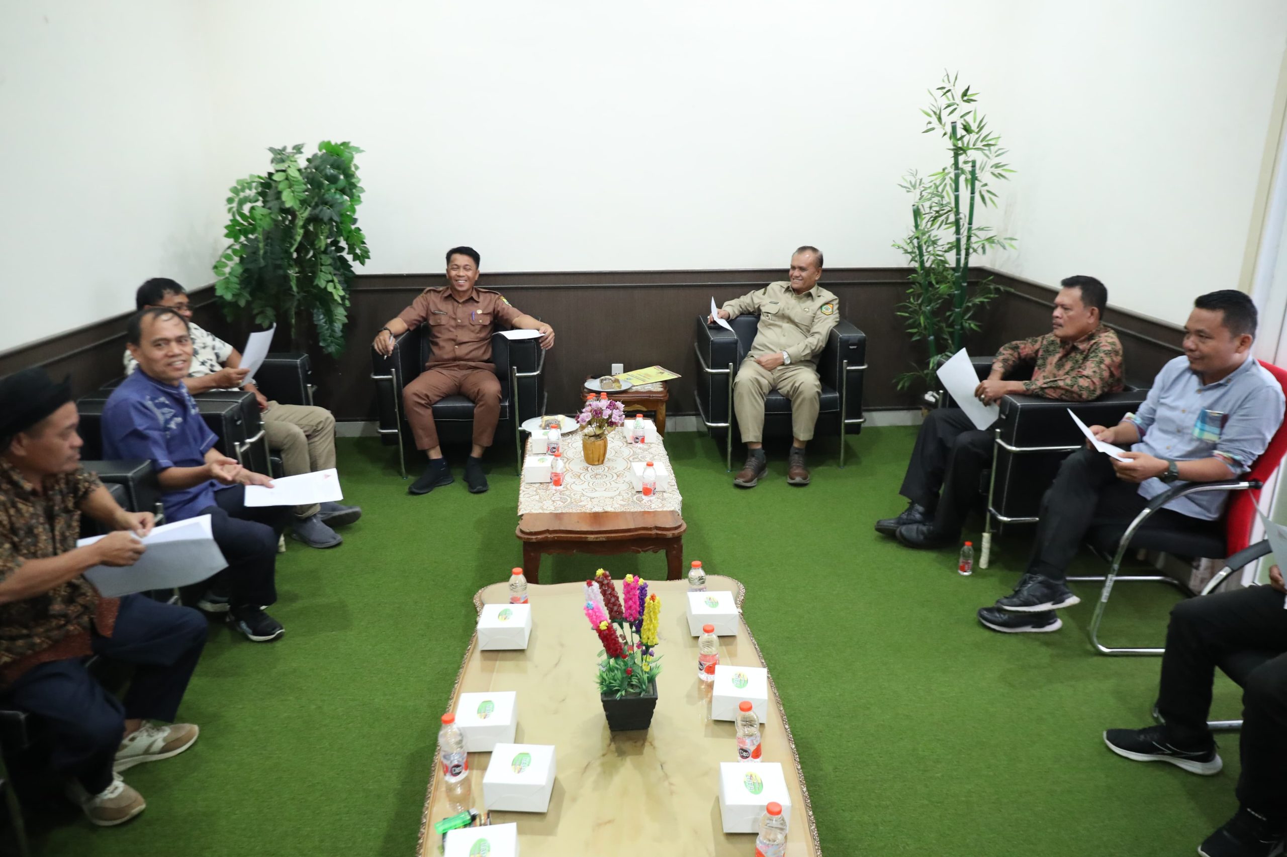 Wakil Bupati Pakpak Bharat Menerima Audensi Pengurus Sortagiri di Ruang Kerjanya Komplek Panorama Indah Sindeka