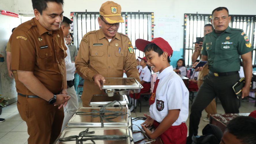 Atas Nama Bupati Sekda Pakpak Bharat Jalan Berutu,SP.d, MM Melaunching Program MBG