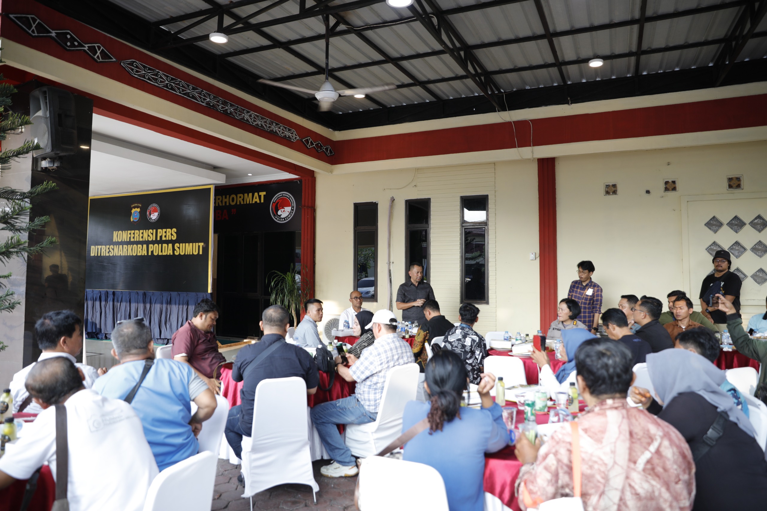 Silaturahmi Ditresnarkoba, Humas Dan Wartawan Makan Bersama Menjalin Keakraban