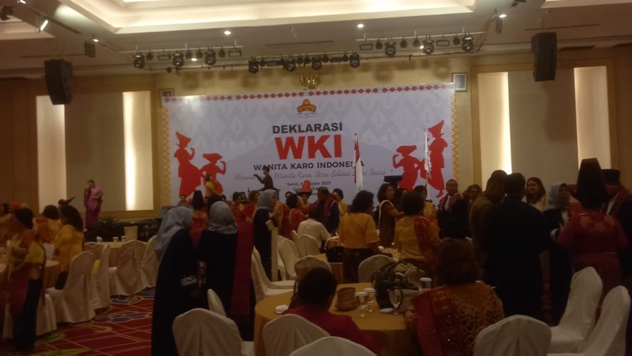 Antonius Ginting Dan Badikenita Sitepu Hadiri Deklarasi Dan Pelantikan Pengurus Wanita Karo Indonesia 2025-2030