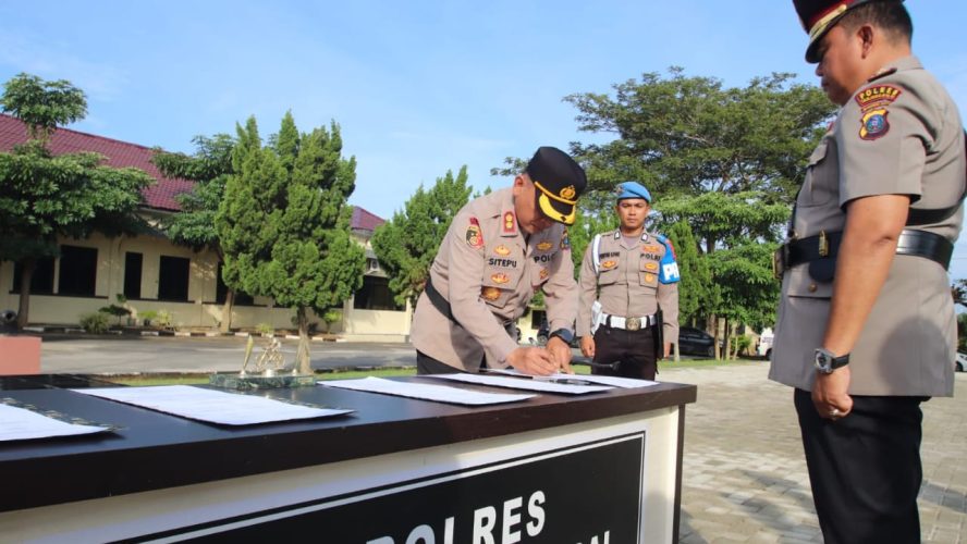 Kapolres Sergai Pimpin Upacara Sertijab, Berikan Arahan Dan Dukungan Kinerja Aparat Hukum Polri Dimanapun Tempat Penugasan