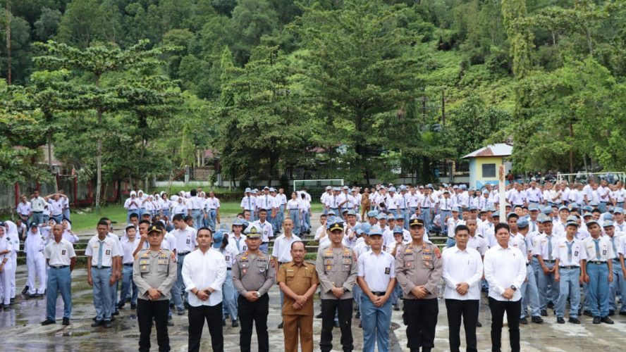 Kapolres Tapteng Imbau Ratusan Pelajar SMKN 3 Sibolga ; Jauhi Narkoba Dan Taati Hukum Di Sekolah Dan Jalan Raya