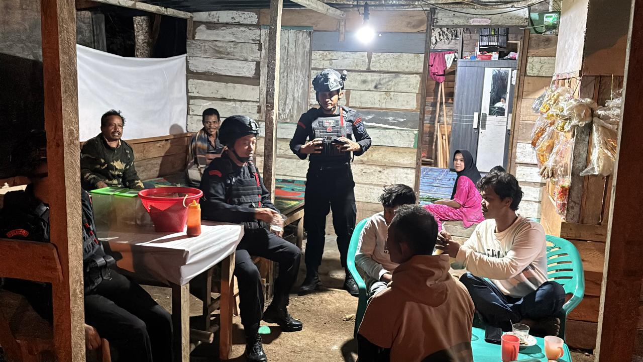 Patroli Dialogis Brimob, Sentuhan Humanis Demi Kamtibmas Kondusif Di Tapanuli Selatan