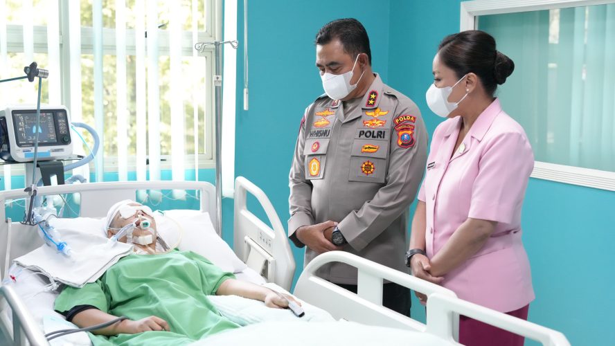 Kapolda Sumut Jenguk Korban Laka Lantas, Sampaikan Keprihatinan Dan Doa Untuk Kesembuhan