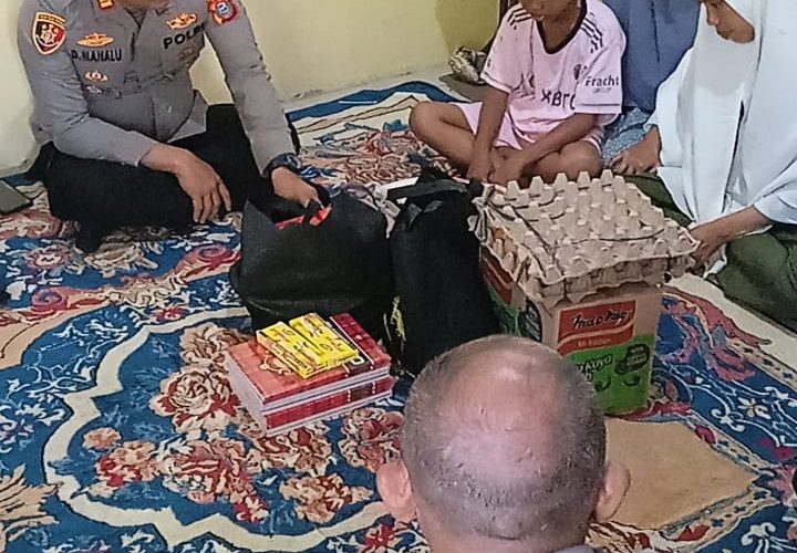 Polsek Teluk Mengkudu Gelar Trauma Healing Dan Beri Santunan Untuk Keluarga Nelayan Korban Tenggelam