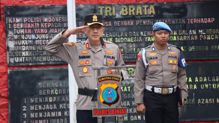 Upacara Kenaikan Pangkat Pengabdian Dan Pelepasan Personil Purnabakti Dengan Tradisi Kepolisian