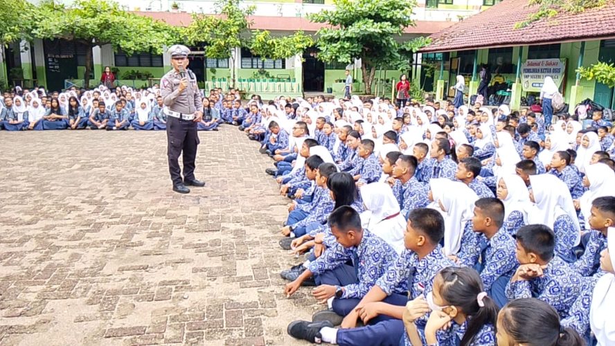 Sat Lantas Polres Sibolga Laksanakan Kegiatan BINLUH “Police Goes To School” Di SMP Negeri 3 Sibolga