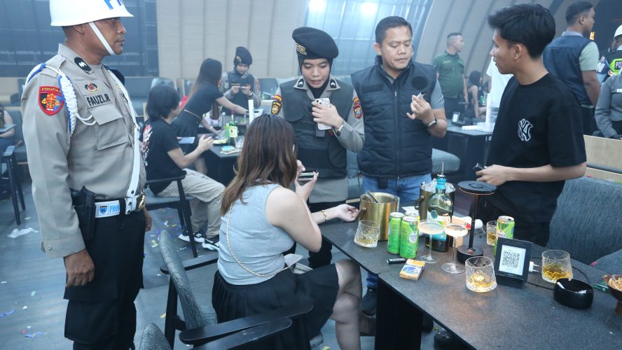 Cegah Peredaran Narkoba, Polda Sumut Dan TNI Gelar Razia Humanis Di THM Black Owl Medan
