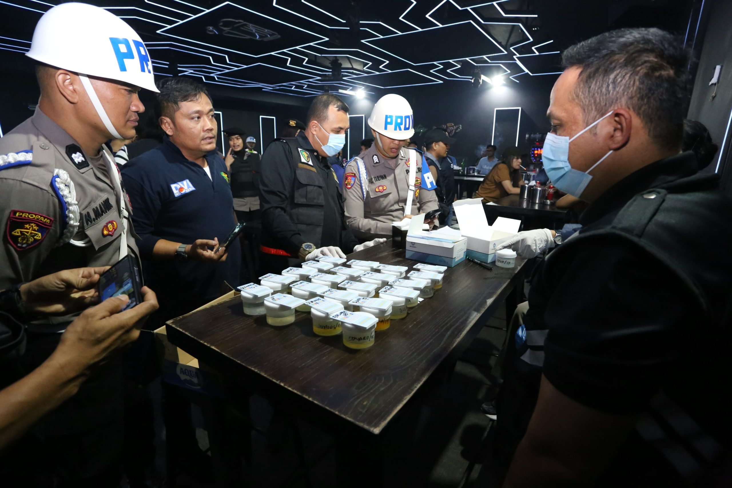 Polda Sumut Gelar Razia Gabungan Di THM Helen’s Night Mart, Dua Pengunjung Positif Narkoba
