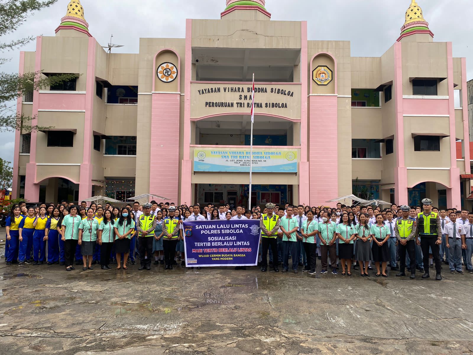 Edukasi Keselamatan, Sat Lantas Polres Sibolga Sambangi SMA Tri Ratna Lewat Program Police Goes To School