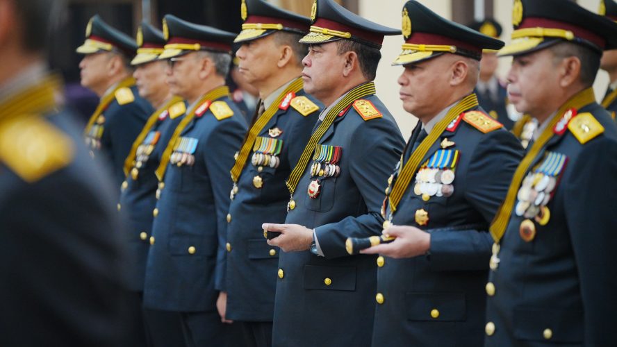 Kapolda Sumut Irjen Pol Whisnu Hermawan Terima Tanda Kehormatan Bintang Bhayangkara Pratama Dari Kapolri