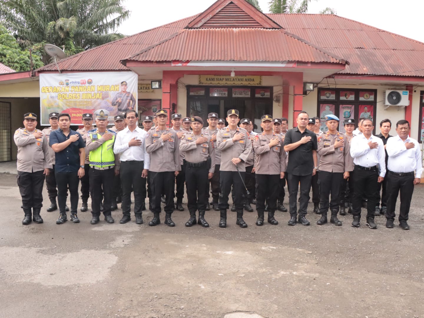 KAPOLRES BINJAI PIMPIN APEL PAGI DI POLSEK BINJAI SELATAN