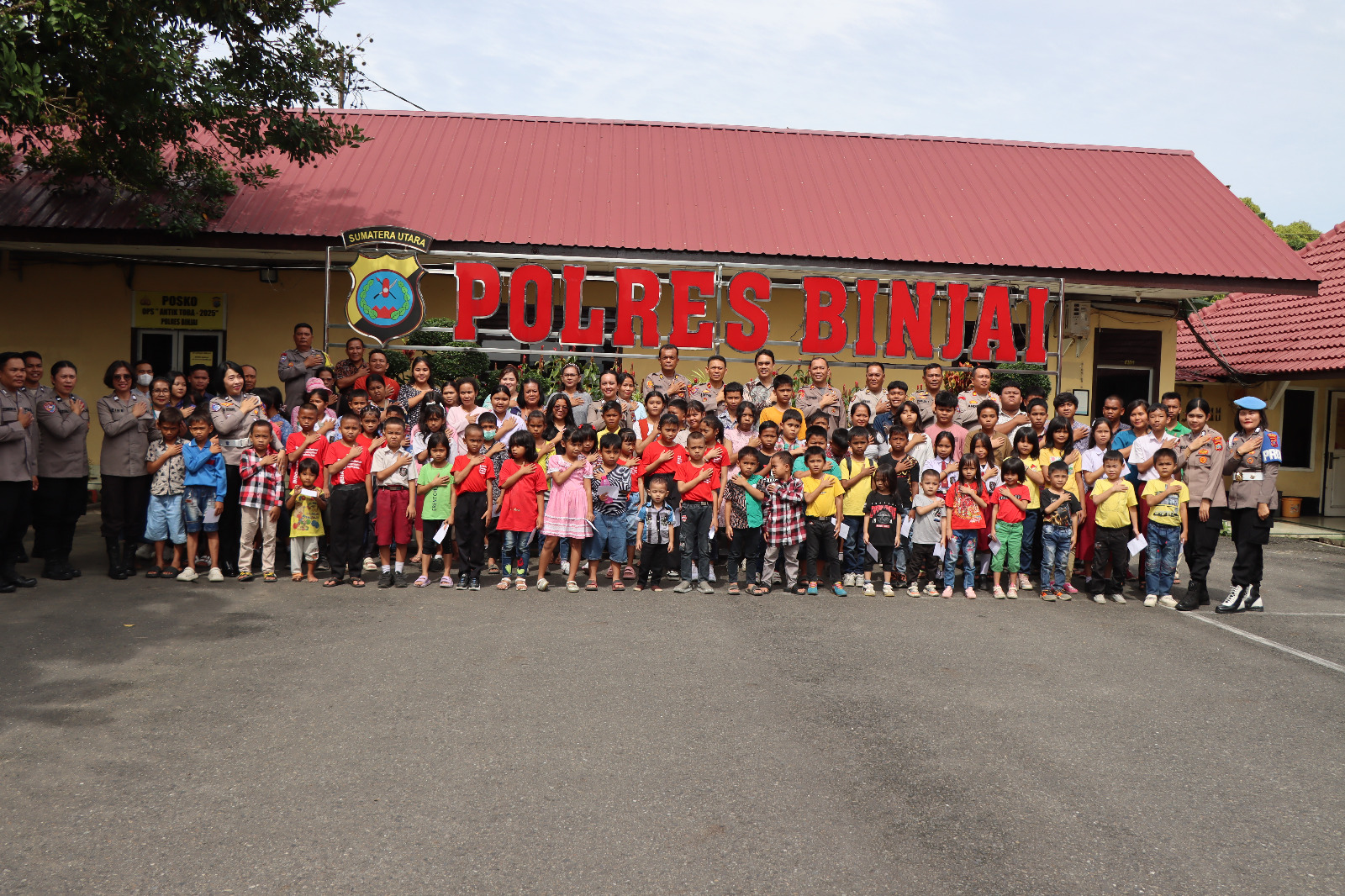 Anak-Anak Yatim Melaksanakan Giat Binrohtal Bersama Personil Polres Binjai