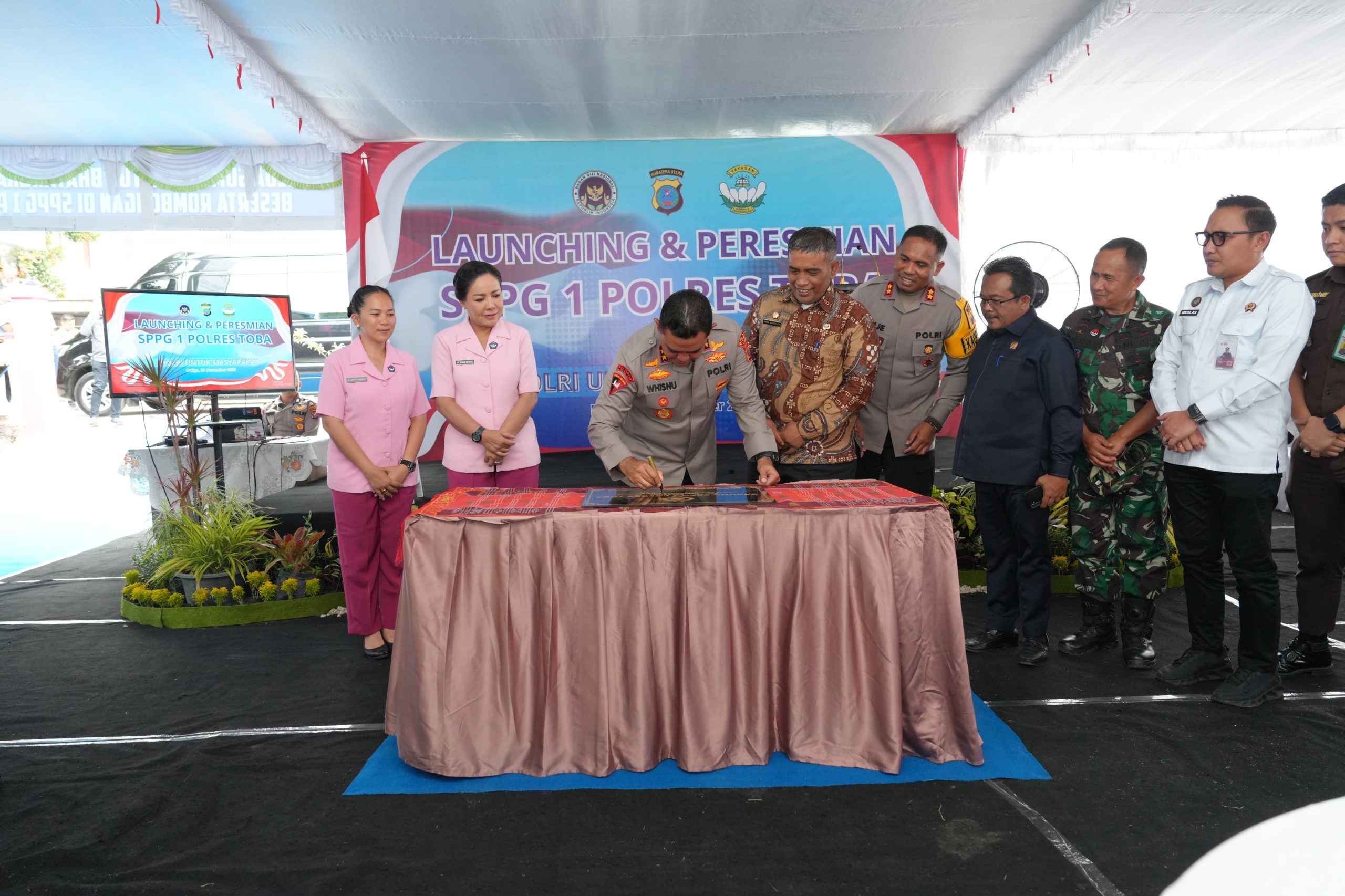 SPPG Polres Toba Resmi Beroperasi, Kapolda Sumut Tegaskan Standar Test Food Wajib