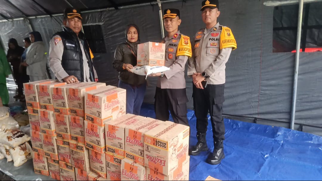 Hujan Deras Guyur Binjai Dan Sekitar Polres Binjai Hadir Beri Bantuan