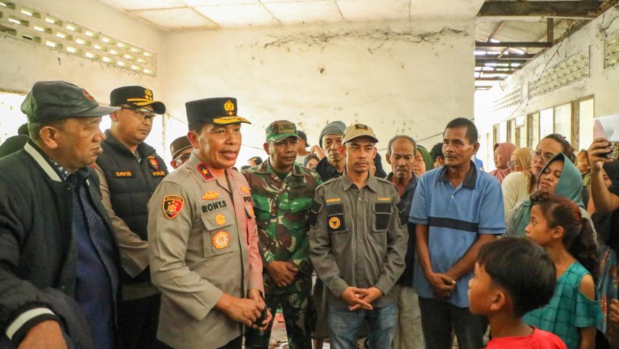 Wakapolda Sumut Tinjau Dua Posko Pengungsian Banjir, Pastikan Penanganan Berjalan Cepat dan Humanis