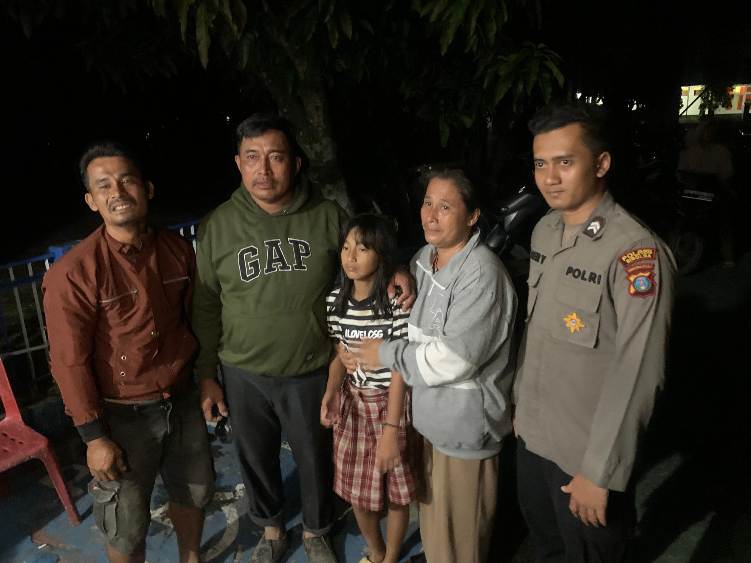 Respons Cepat Polri, Anak Perempuan Yang Tersesat Di Sibolga Kembali Ke Pelukan Orang Tuanya