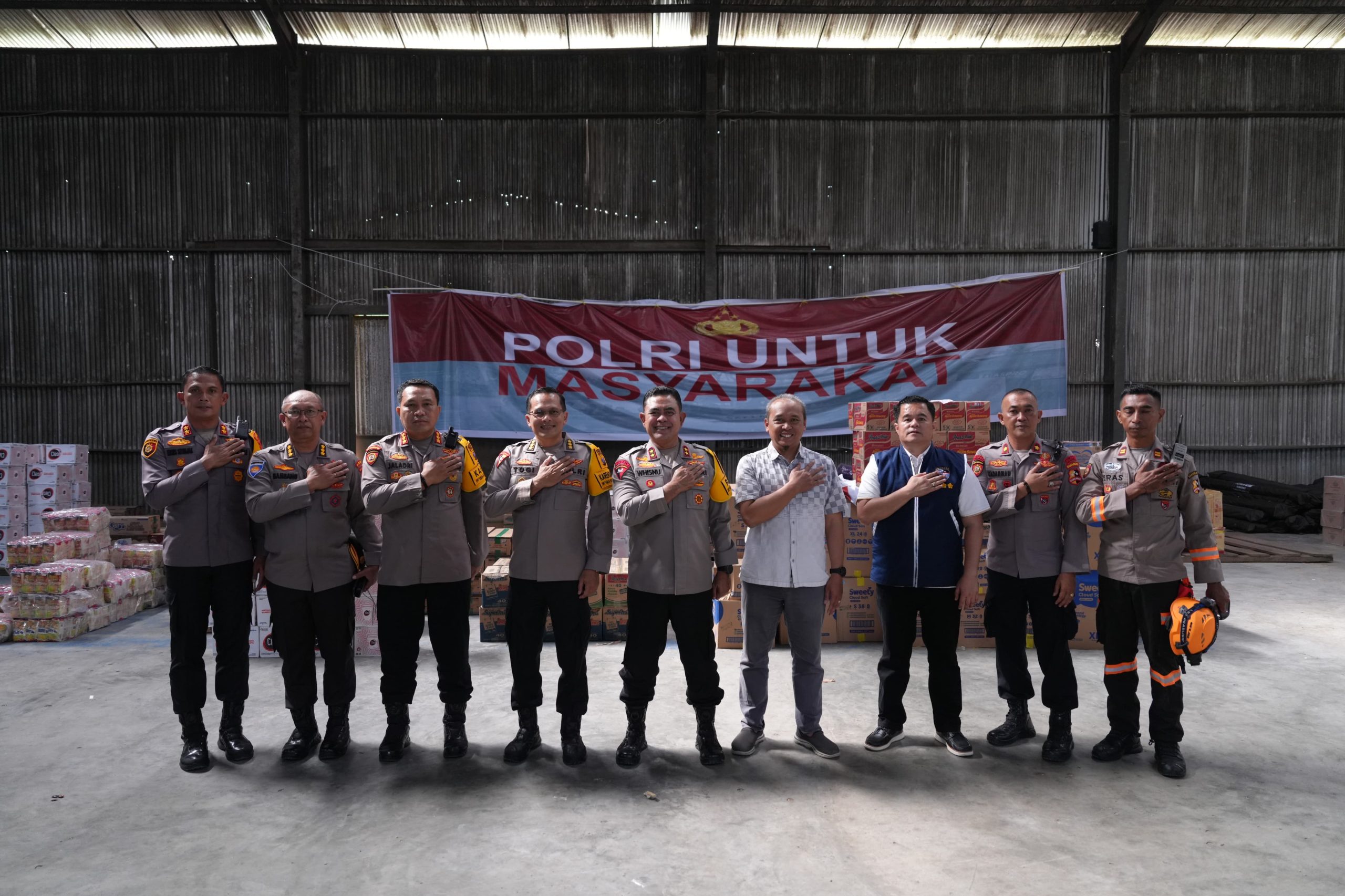 Kapolda Sumut Periksa Logistik dan Kesiapan Tim K9, Pastikan Penyaluran Bantuan dan Evakuasi Cepat