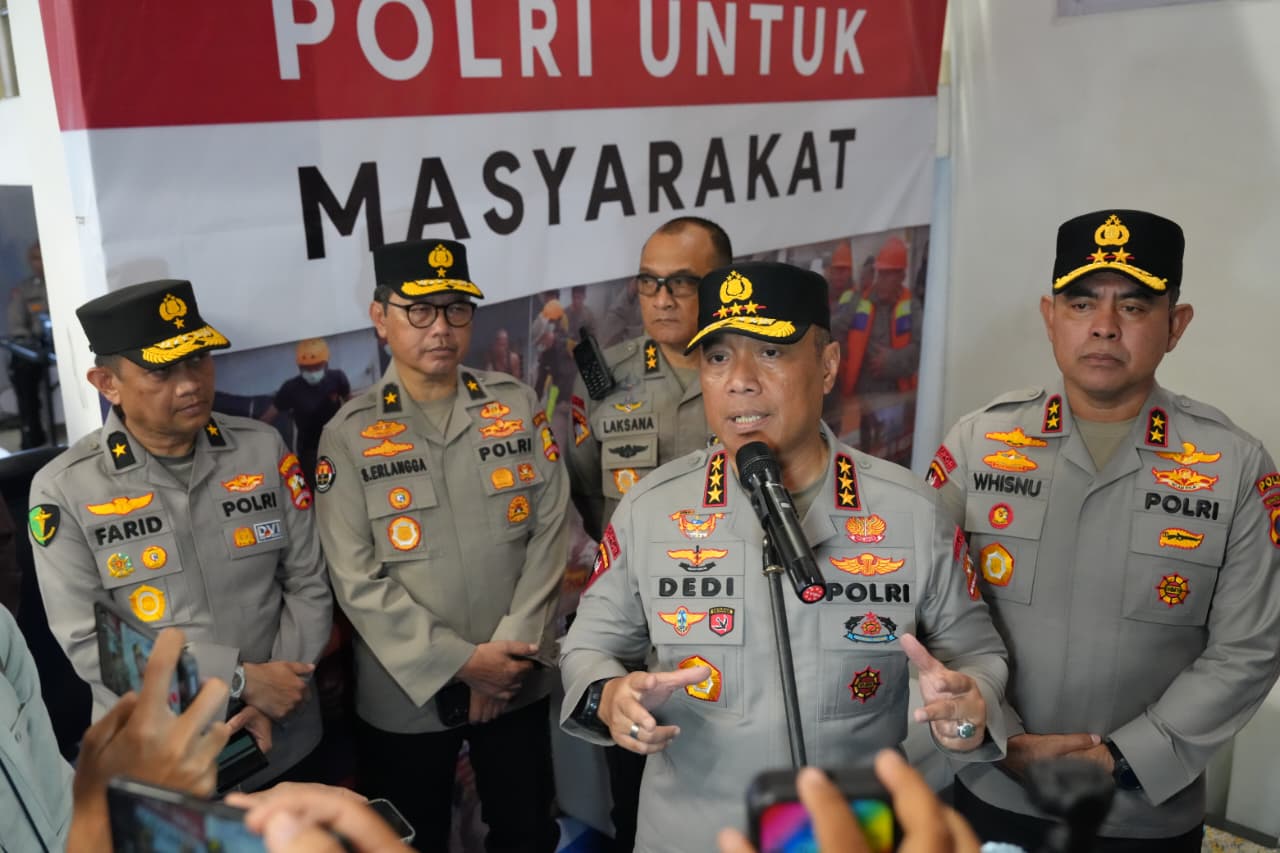 Tinjau Lokasi Bencana Aceh-Sumatera, Wakapolri Pastikan Layanan Kepolisian Pulih Dan Penanganan Bencana Diperkuat