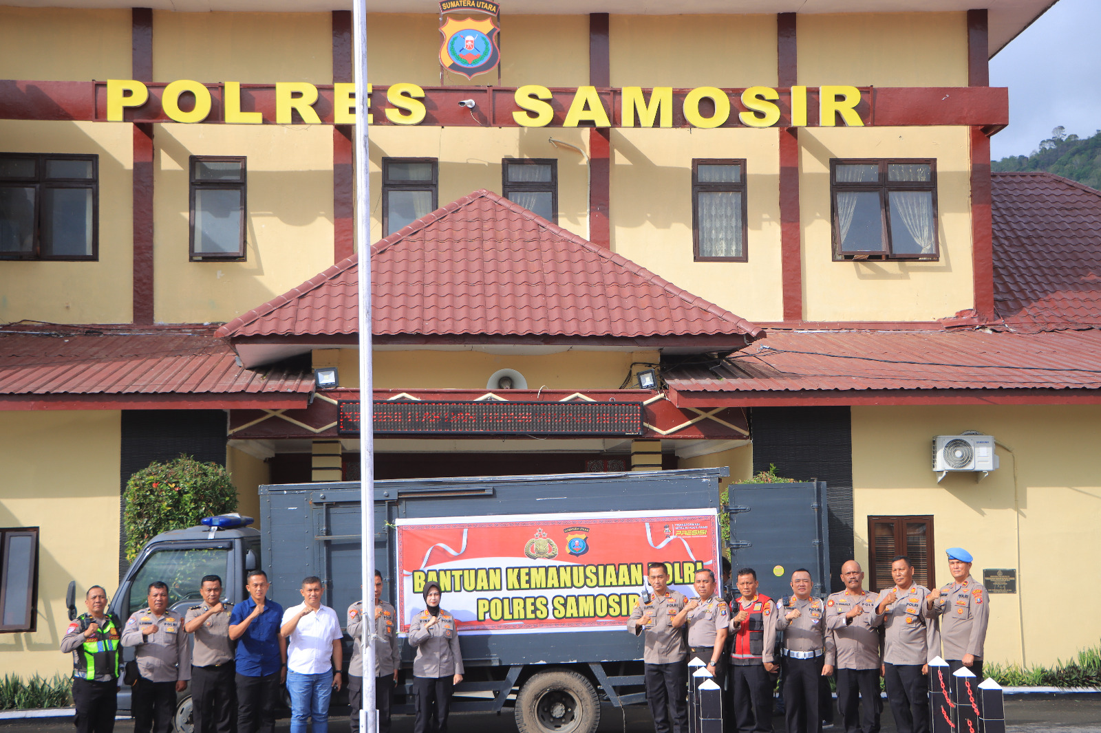1 Truck Bantuan Kemanusiaan Dari Polres Samosir  Untuk Masyarakat Terdampak Bencana Di Sumatera Utara