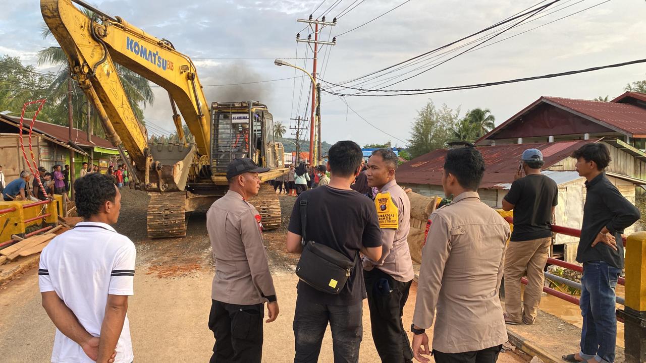 Akses Antarwilayah Pulih, Brimob Sumut Rampungkan Perbaikan Jembatan Halangan dalam 3 Hari