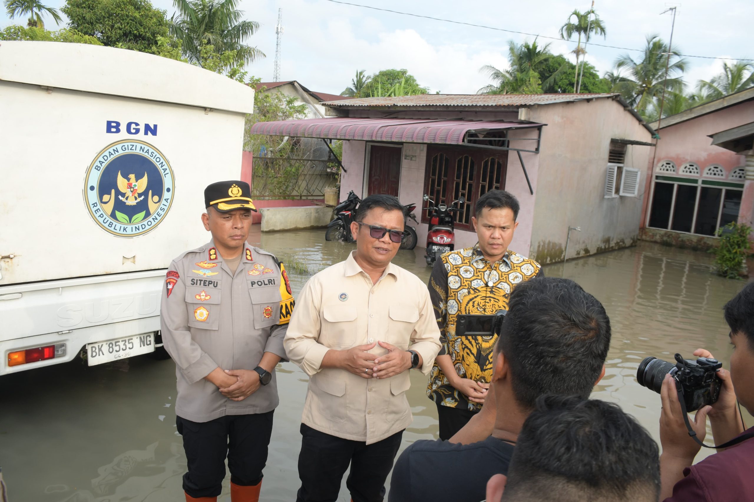 Sinergi Kepedulian: Salurkan 5.000 Paket Makan Bergizi Gratis Dan Peninjauan Lokasi Banjir di Tanjung Beringin Oleh Deputi BGN RI, Kapolres, Dan Wakil Bupati Sergai