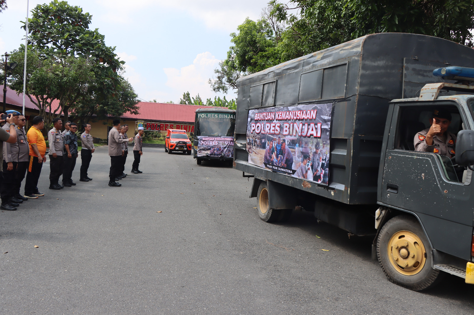 Peduli Kemanusiaan Polres Binjai Kirimkan Bantuan Logistik Dua Unit Truk Ke Daerah Aceh Tamiang