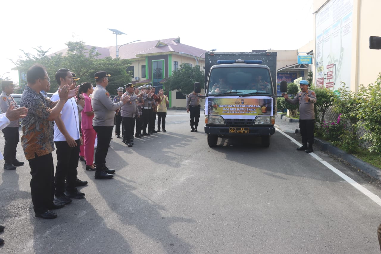 Polres Batu Bara Salurkan Bantuan Kemanusiaan Untuk Korban Bencana Alam