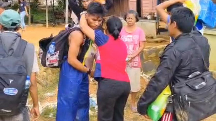 Ibu Bhayangkari Penunjuk Arah Helikopter: Kisah Perjuangan Menembus Desa Terisolir Di Tapanuli Tengah