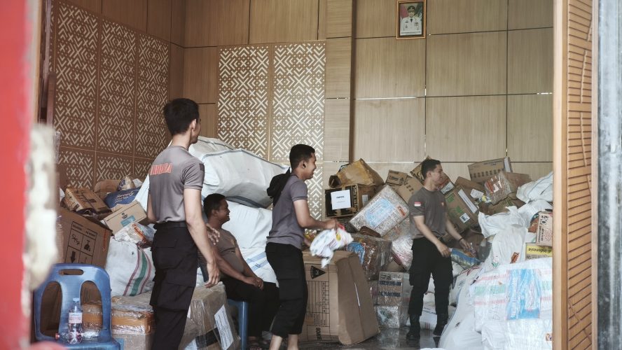 Akpol 90 “Dhira Brata” Kirim Bantuan 25 Ton Beras Dan Ribuan Logistik, Polda Sumut Fasilitasi Penyaluran Ke Aceh Tamiang