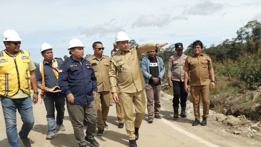 Bupati Pakpak Bharat Tinjau Pekerjaan Peningkatan Struktur Jalan Penghubung Pakpak Bharat-Dairi pada Ruas jalan Sigalingging-Kuta Jungak