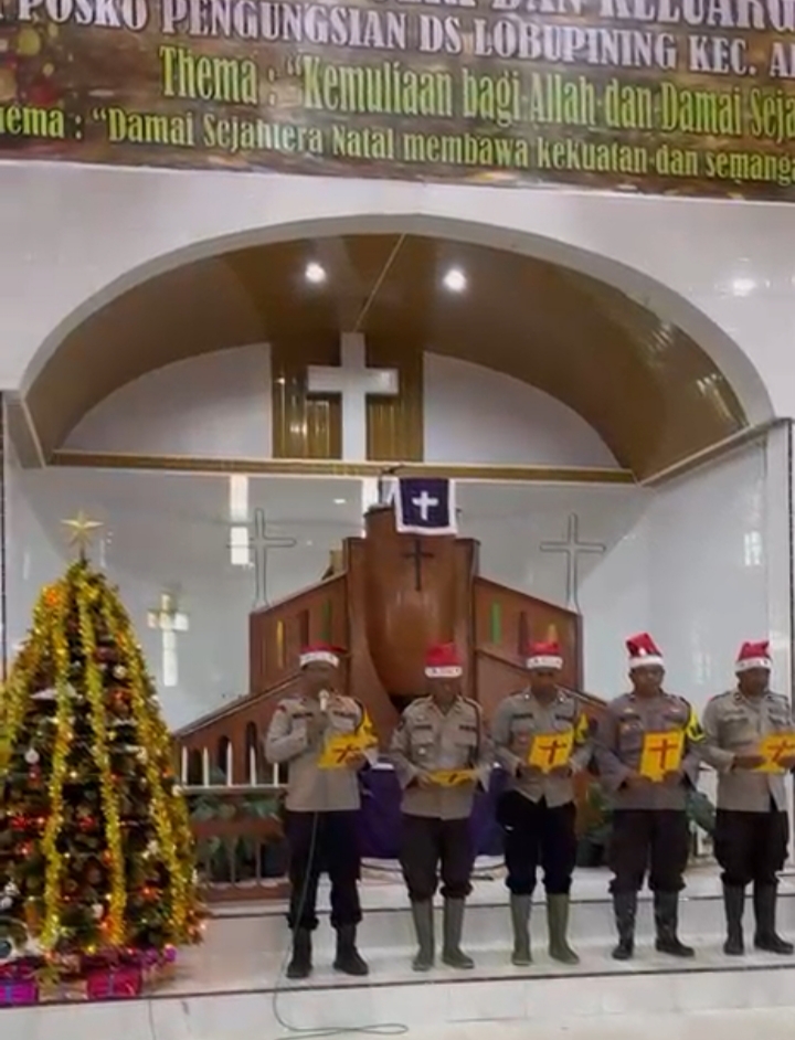 Polri Hadirkan Damai Sejahtera Natal Bagi Korban Longsor Di Tapanuli Utara