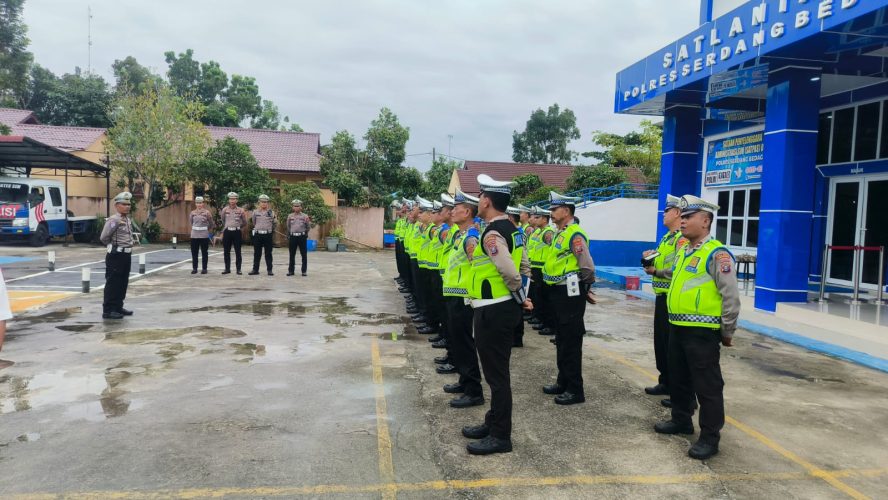 Satlantas Polres Sergai Laksanakan Pengaturan Lalu Lintas Padat Pagi Dan Himbauan Tertib Berlalu Lintas