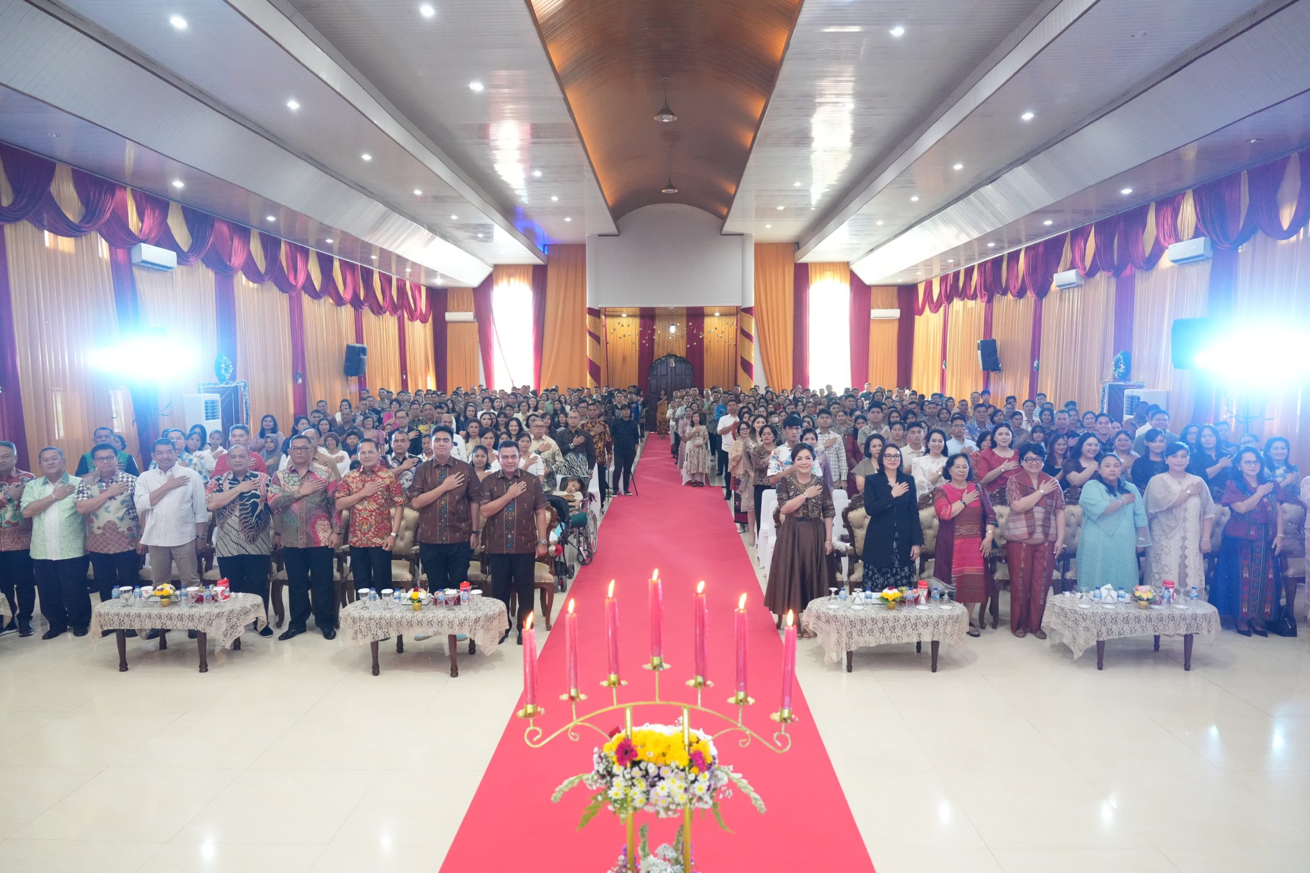 Kapolda Sumut Hadiri Perayaan Natal Polda Sumut 2025 Di Gereja Oikumene Mapolda