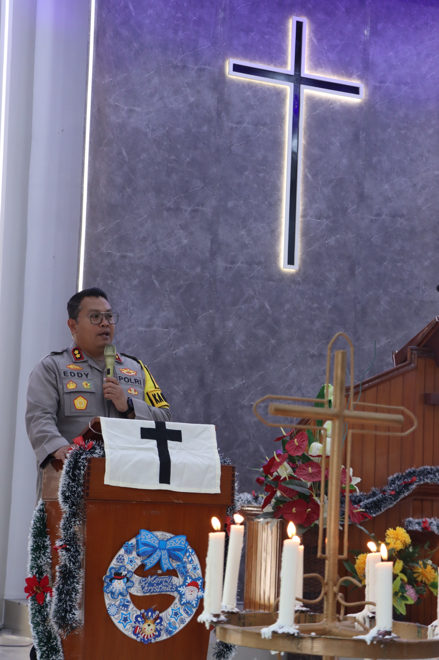 Keluarga Besar Polres Sibolga Laksanakan Natal Bersama Dengan Masyarakat, Bagikan Paket Natal Polri Kepada Warga Terdampak Banjir Dan Longsor
