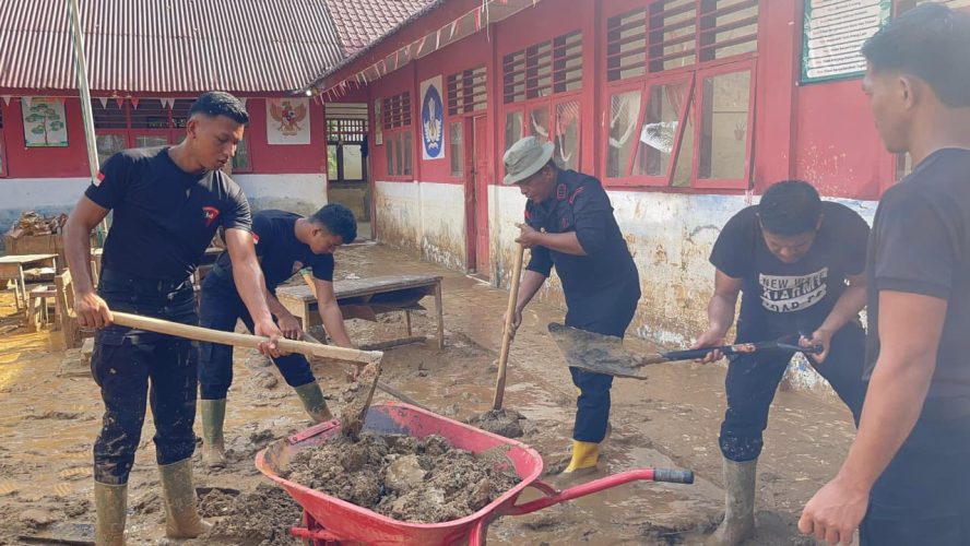 Dari Sekolah Hingga Posko Pengungsi, Polda Sumut Hadir Menguatkan Warga Tapteng Pasca Bencana