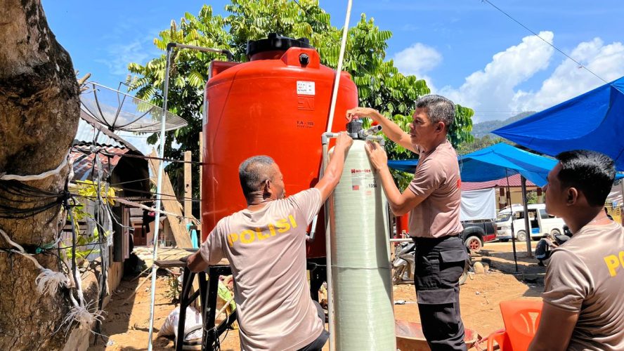 Polda Sumut Hadirkan Air Bersih Untuk Warga Hutanabolon, Pasang Filter Air Nanotec Pada Sumur Bor