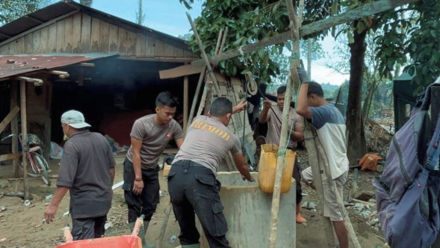 Pemulihan Berkelanjutan Pasca Bencana, Brimob Batalyon C Bantu Warga Batang Toru Bangkit