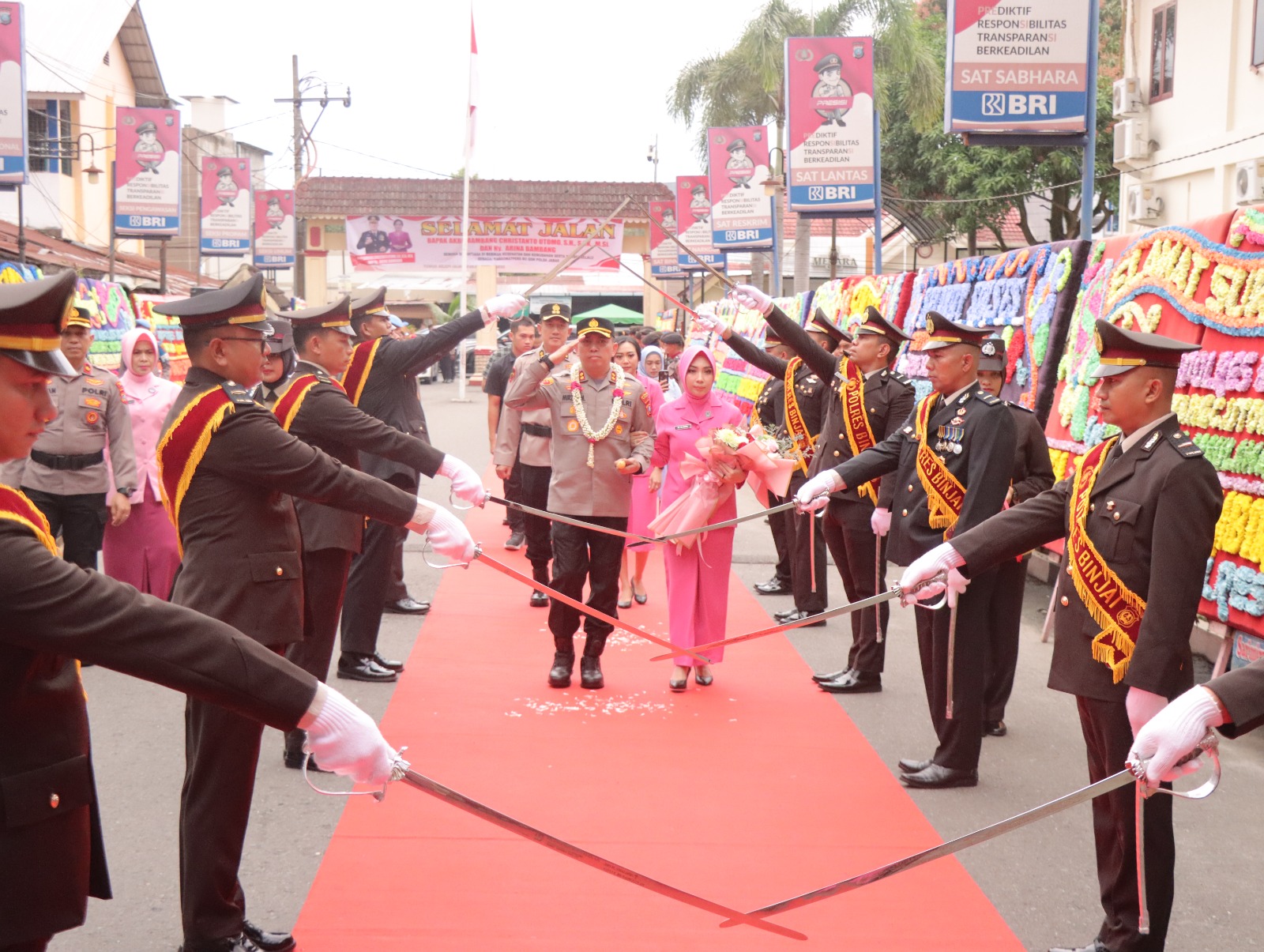 Kapolres Binjai Disambut Dengan Tradisi Kepolisian