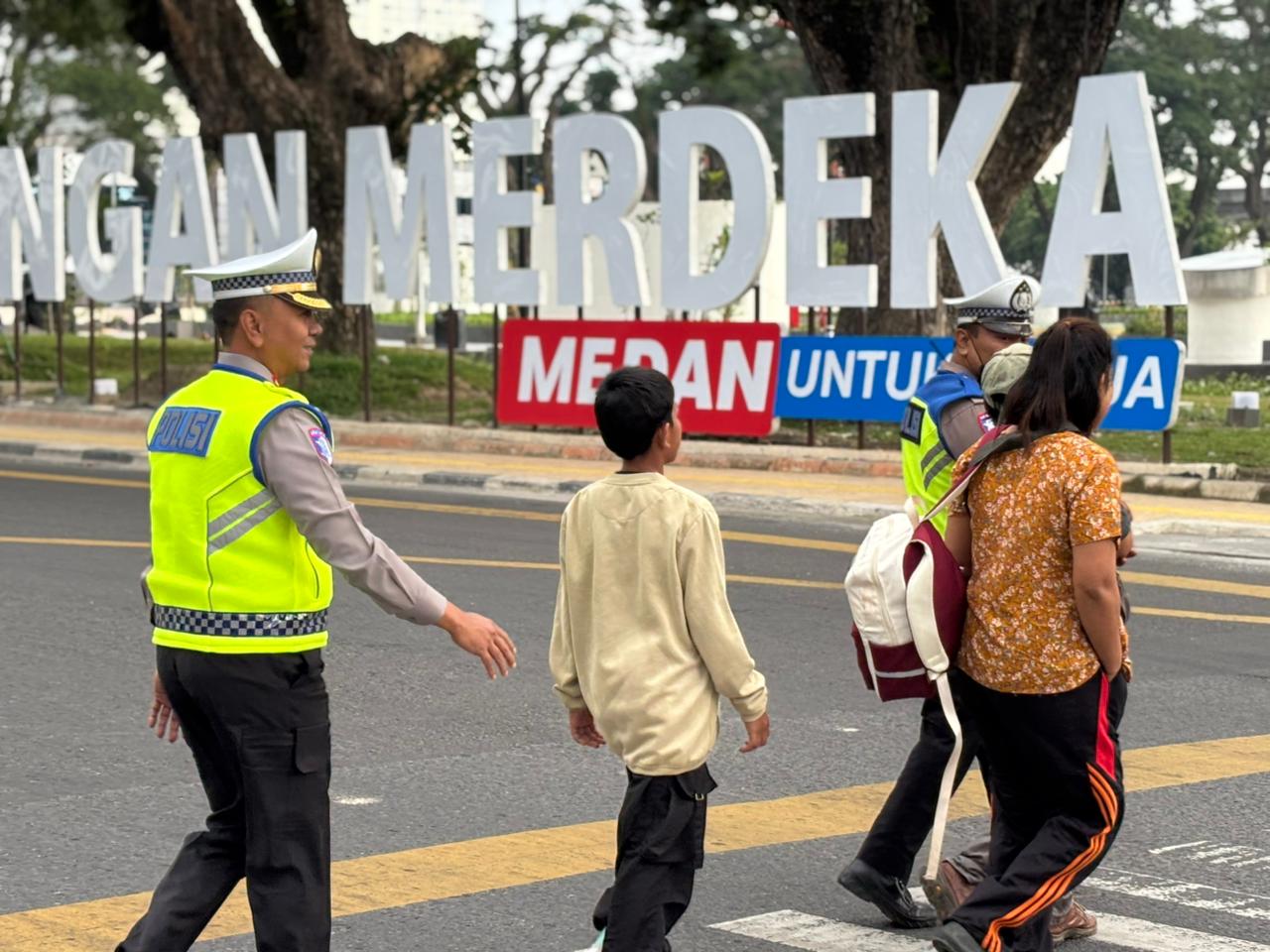 Pastikan Gatur Lalin Pagi Optimal, Dirlantas Polda Sumut Cek Anggota di Titik Padat Medan