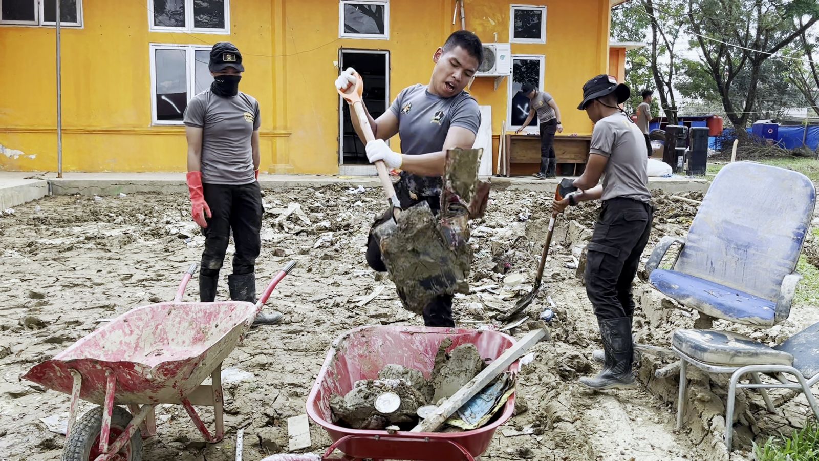Taruna Akpol Hadir Untuk Masyarakat, Bersihkan Fasilitas Publik Dan Siap Gelar Bakti Sosial Di Aceh Tamiang
