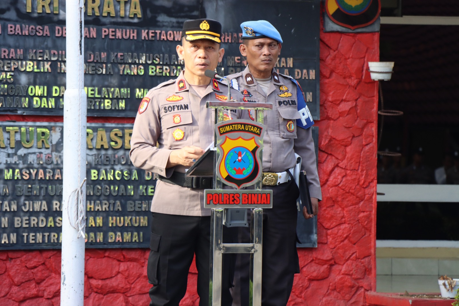 Polres Binjai Upacara Pemberian Penghargaan Tanda Kehormatan Satya Lencana Pengabdian Polri Kepada Personel Polres Binjai