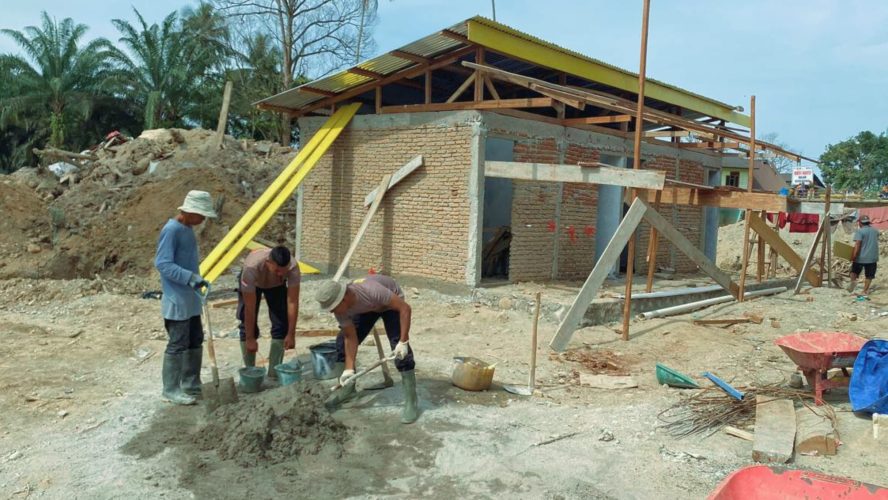 Dari Rumah Warga Hingga Masjid, Sinergi Brimob Sumut Bergerak Bantu Korban Bencana