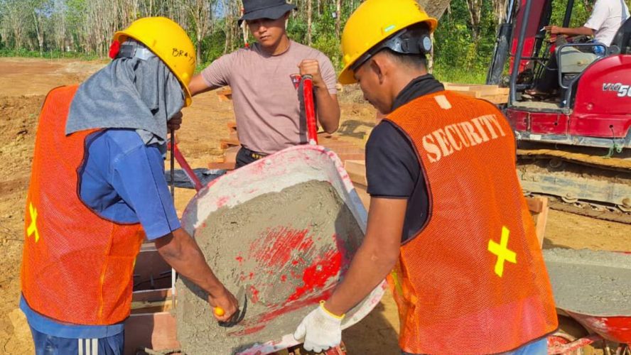 Brimob Sumut Turun Langsung Bangun Hunian Tetap, Warga Desa Napa Mulai Bangkit