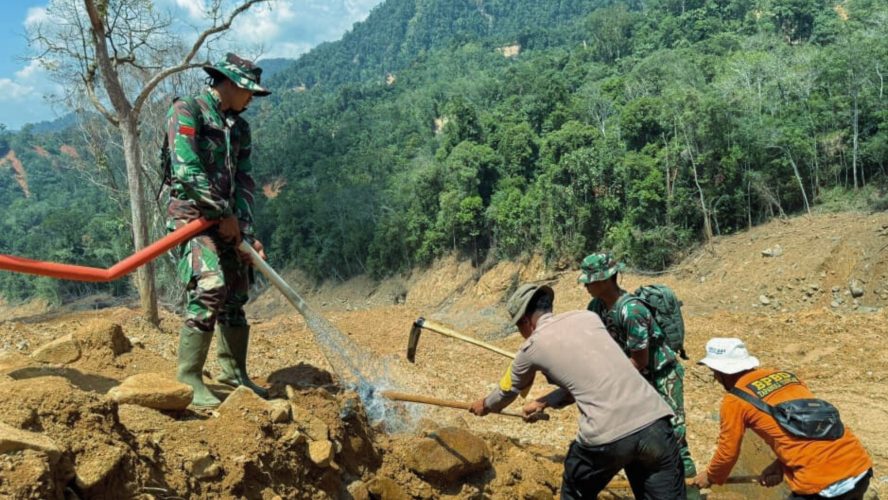 Brimob Sumut Hadir Sejak Pencarian hingga Pemulihan Warga di Tapanuli Tengah