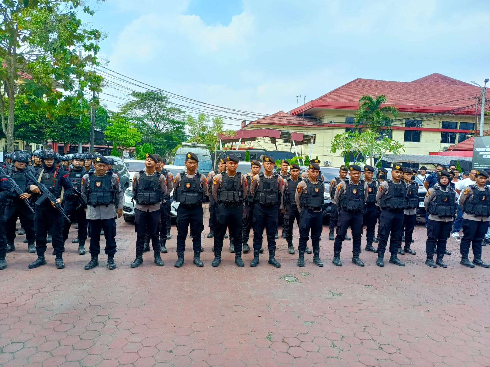 Polda Sumut Gerebek Sarang Narkoba di Percut Sei Tuan, Tujuh Orang Diamankan