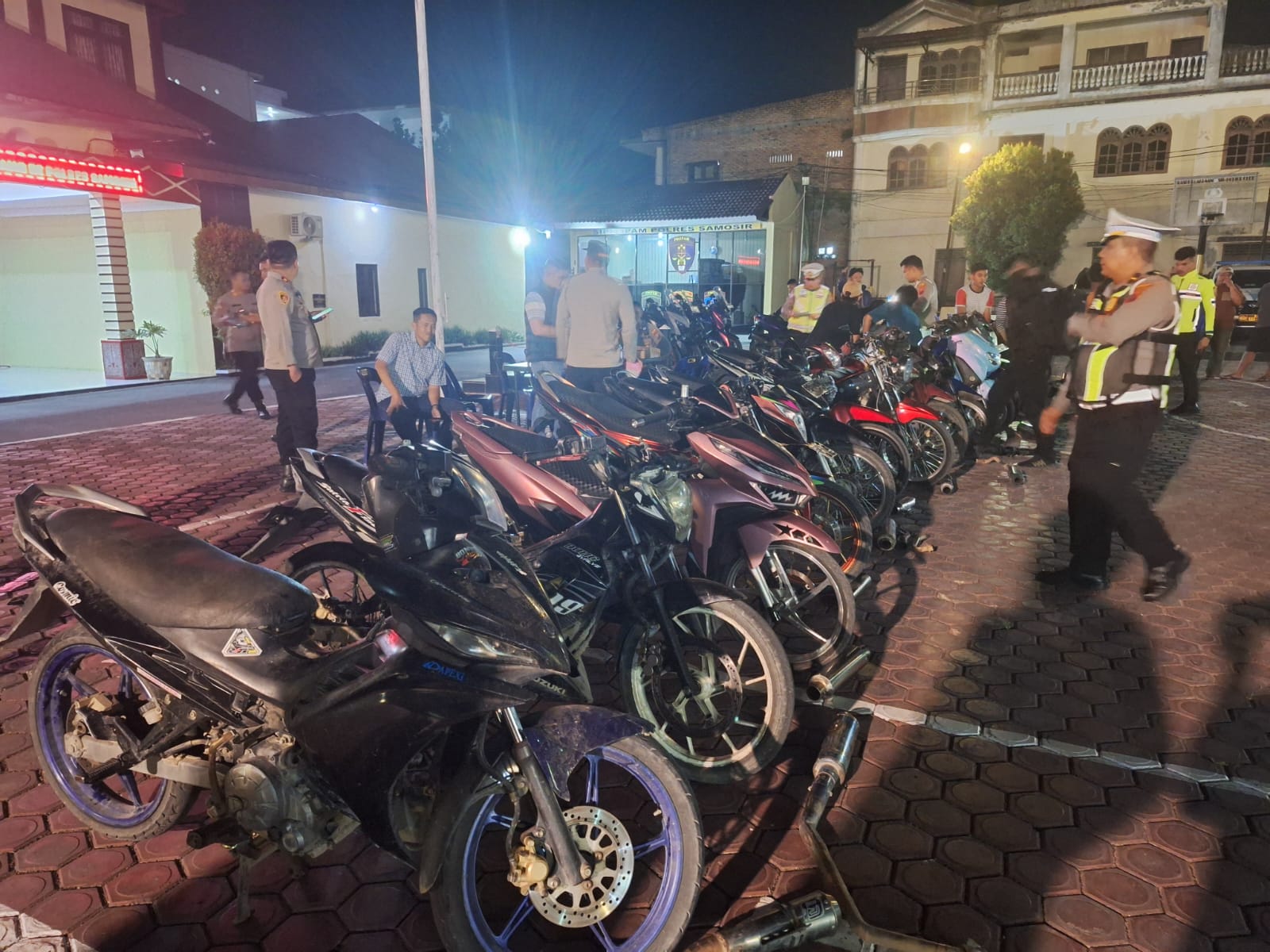 22 Unit Knalpot Brong Diamankan Polres Samosir, Razia Digelar Hingga Minggu Dini Hari